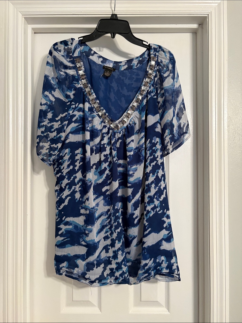 Nue Options Blue & White Jeweled V-Neck Short Sleeve Blouse